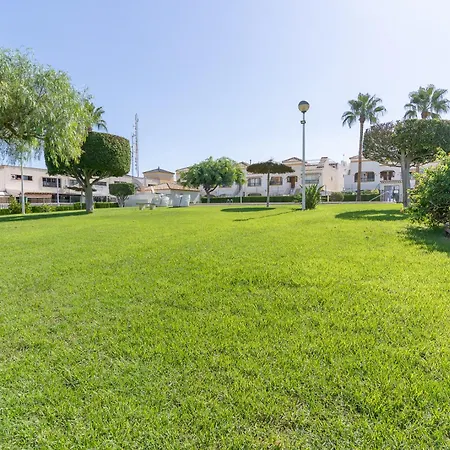 Rentafive - Piscina - Terraza - Aa